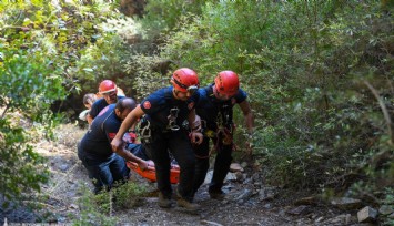 İzmir İtfaiyesi’nden Balçova Terapi Ormanları’nda kurtarma operasyonu