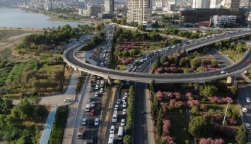 İzmir'de trafiğe kayıtlı araç sayısı 2 milyona dayandı: Trafiğe en çok o markanın araçları kaydedildi