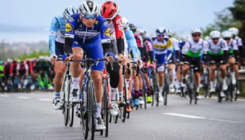 Cumhurbaşkanlığı Bisiklet Turu'nda kaza: 3 kişi yarlandı