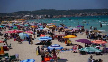 Çeşme Belediyesi plajları bir kere daha mavi bayraklı: Ilıca 33 zorunlu kriteri yerine getirdi