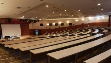 İzmir’de lisansüstü eğitimde kadınlar erkekleri solladı:  Doktora ve yüksek lisansta 10 bin 594 kadın, 8280 erkek var