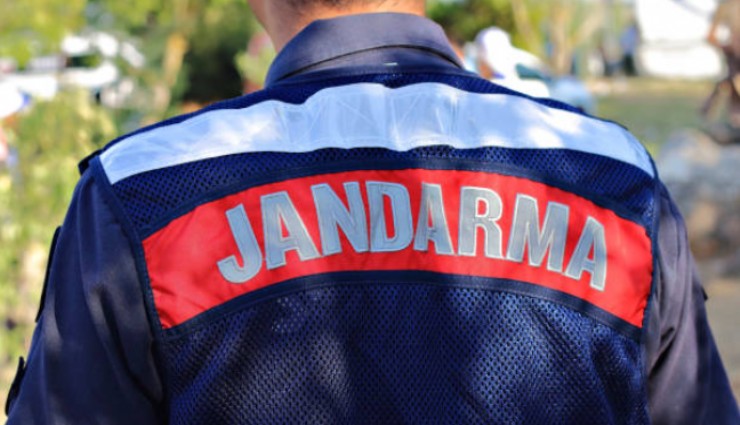 İzmirlileri zehirleyeceklerdi: Beydağ'da 23 kilo 700 gram esrar ele geçirildi