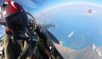 Muharip uçaklar Karadeniz’in uluslararası hava sahasında eğitim uçuşu icra etti