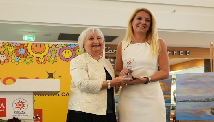 Agora'da zamansız markalarla iyilik dolu anlar