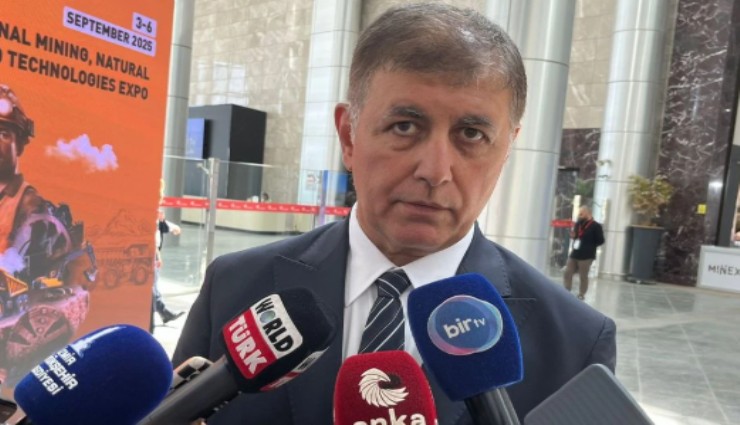 Başkan Tugay'dan kayyum atanan Gürsel Tekin'e tepki: 'Hiçbir CHP’li, böyle bir durumda kişisel çıkar peşinde olmamalıdır'