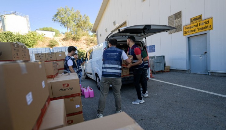 İzmir Büyükşehir’den okullara hijyen seti desteği: 'Çocukların iyi şartlarda eğitim görmesi için devam ediyoruz'