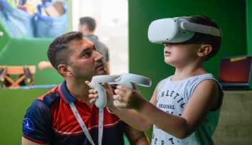 İzmir İtfaiyesi’nden fuarda sanal yangın eğitimi: İEF, eğlendirirken bilinçlendiriyor