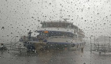 İzmir Körfezi’nde tüm vapur seferleri karşılıklı olarak iptal edildi