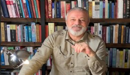 Şair Ünal Ersözlü’nün Böğürtlen Öpücüğü raflarda yerini aldı