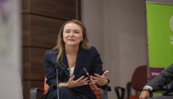 Başkan Mutlu, Konak’ın dirençli kent vizyonunu uluslararası konferansta anlattı