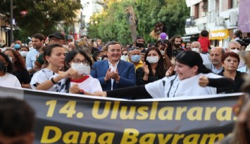 Konak’ta Dana Bayramı kutlamaları renkli görüntülere sahne oldu