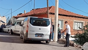 Annesini, başını taşla ezip öldürdü