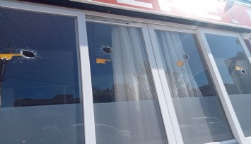 Pompalı tüfekle kafeyi taradı