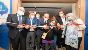 İzmir Kent Konseyi yeni binasına kavuştu