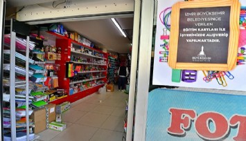 İzmir’de hem öğrenci ailelerine hem de esnafa destek sağlayan “Eğitim Kart” ile alışverişler başladı