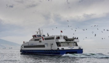  İzmir'de vapur seferleri yeniden başladı
