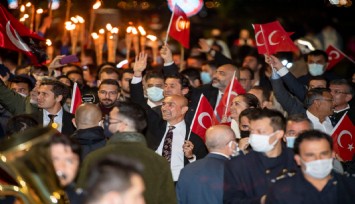 İzmir'de göz kamaştıran bayram coşkusu