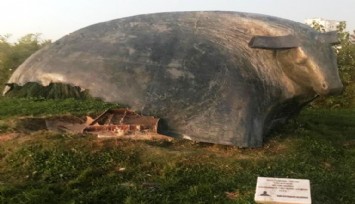 İzmir’de üç heykele saldırı