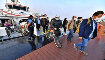 İzmirli bisikletle 5 kuruşa vapura binme uygulamasını sevdi: Bir yılda 74 bin kişi yararlandı