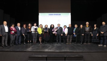 Konak’ta “Kadın Öyküleri” ödülleri sahiplerini buldu