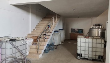 Sahte içki üretim deposuna baskın!