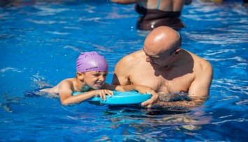 Başkan Soyer: Çocuklarımızı yüzme sporuyla da, havuzla da, denizle de buluşturacağız