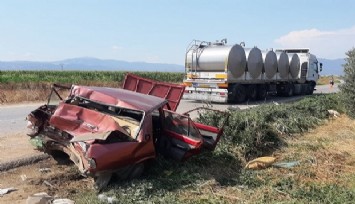 İzmir'de tır otomobili metrelerce sürükledi: 3 yaralı  
