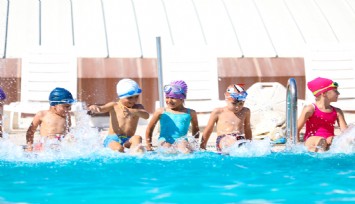 Bayraklı’da çocuklar için yüzme kursları başladı
