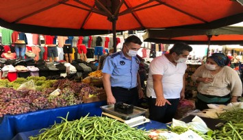 Bayraklı’da pazarcılara terazi ayarı denetimi