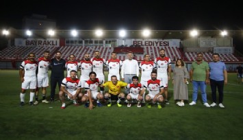 Bayraklı Belediyesinin Temizlik İşleri Müdürlüğü Başkanlık Turnuvası’nda şampiyonluğu göğüsledi