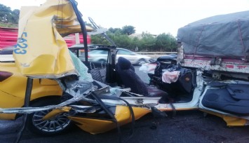 İzmir’de ticari taksi tıra ok gibi saplandı: 1 can kaybı, 2 ağır yaralı  