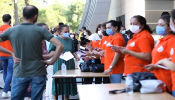 Bayraklı Belediyesinin anaokullarında  çalışacak öğretmen adaylarının “liyakat sınavı” heyecanı   