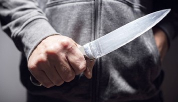 Çeşme’de alacak verecek davası kanlı bitti: Kalbinden bıçaklayarak öldürdü