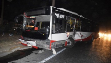 İzmir’de belediye otobüsü ile tır çarpıştı: 12 yaralı