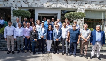 CHP’li ilçe belediye başkanları Foça’da toplandı