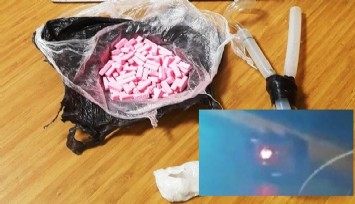 Polis metrelerce sürüklendi, uyuşturucu nedeniyle kaçan motosikletliyi elleriyle durdurdu 