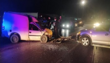 Ticari araçla çarpıştı: 4 yaralı