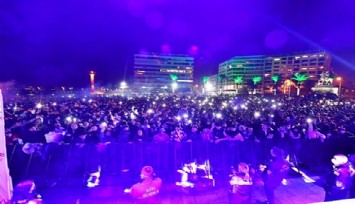 İzmirliler 2022’ye müzikle girdi