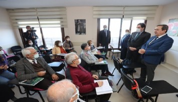 Başkan Batur’dan “İleri Yaş” kursiyerlerine yeni yıl ziyareti