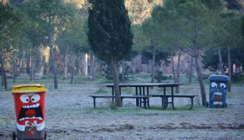 İzmir’de parklara renk geldi
