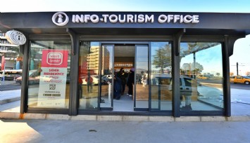 Konak’taki Turizm Bilgilendirme Ofisi hizmete girdi