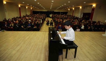 Bayraklı Belediyesi Sanat ve Müzik Akademisi kurdu