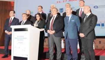 CHP’li 11 Büyükşehir Belediye Başkanı’ndan Soyer’e büyük destek: İtibar suikastlerine asla pabuç bırakmayacağız  