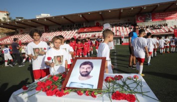 Bayraklı Belediyesi hocasını unutmadı