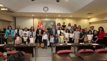 Başkan Tugay çevreye duyarlı gençlerle buluştu