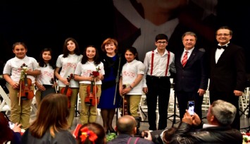 Bornovalı minik müzisyenler Cumhuriyet için çalacak