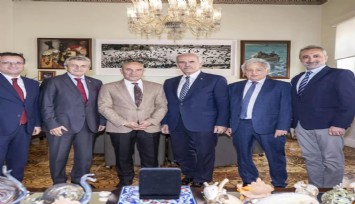 Başkan Soyer Rumeli Kanaat önderlerini makamında ağırladı