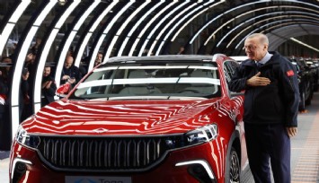 Yerli otomobil Togg banttan indi, Cumhurbaşkanı Erdoğan kullandı