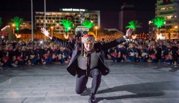 Başkan Soyer’den “zeybek” sürprizi