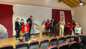 Öğrenciler topladıkları atıklardan heykel yaptı